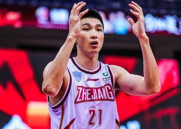 此外还有安踏、华帝、雷曼光电、富力地产、保利集团、恒大地产、碧桂园、岭南稀土等多家企业应邀到现场支持，仪式规模盛大